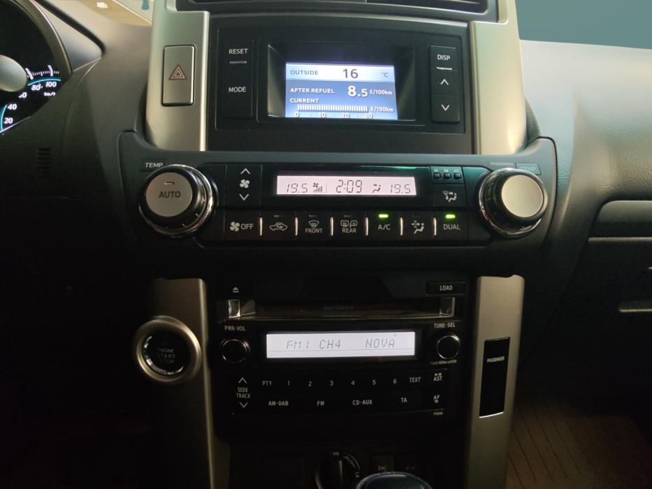 TOYOTA Land Cruiser 2010