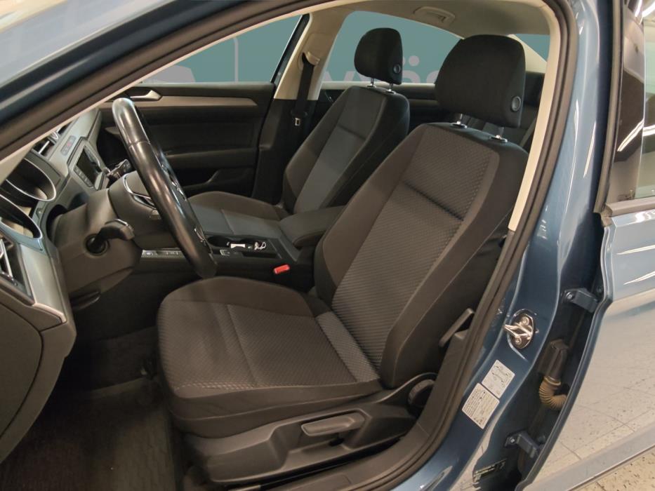 VOLKSWAGEN Passat 2017