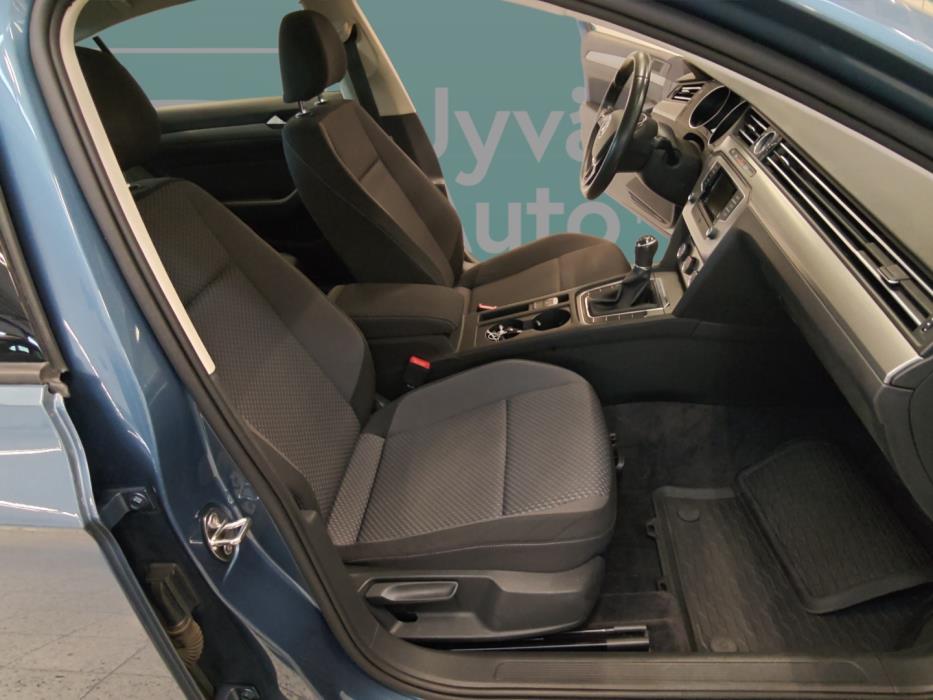 VOLKSWAGEN Passat 2017