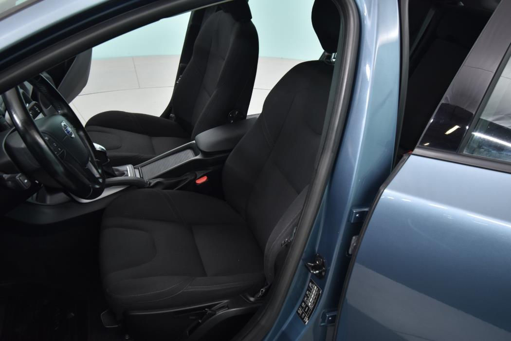 VOLVO V40 2013
