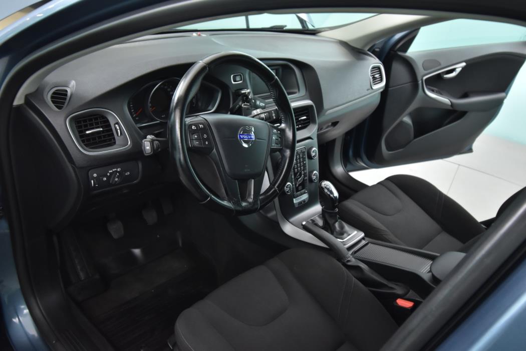 VOLVO V40 2013