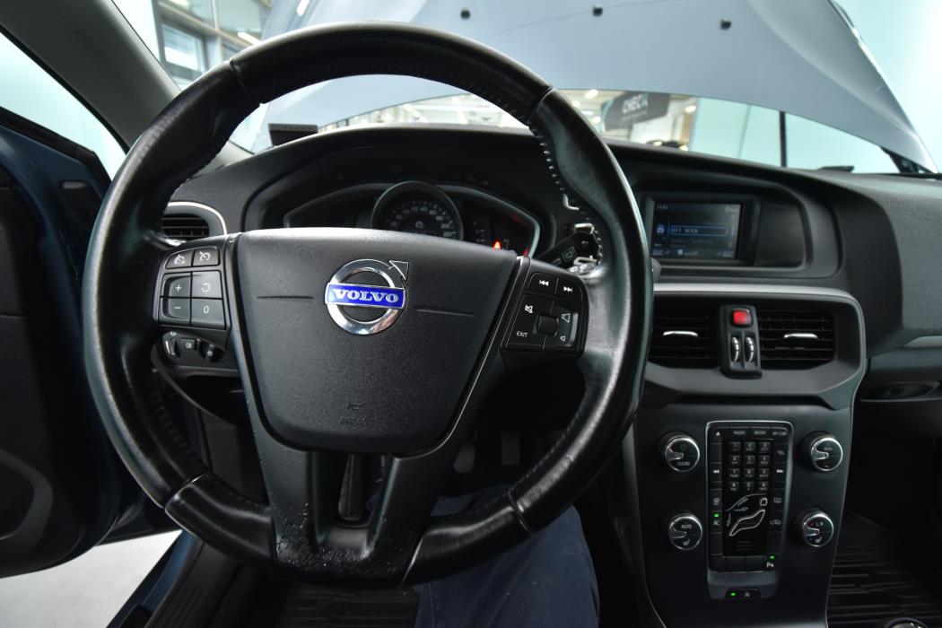 VOLVO V40 2013