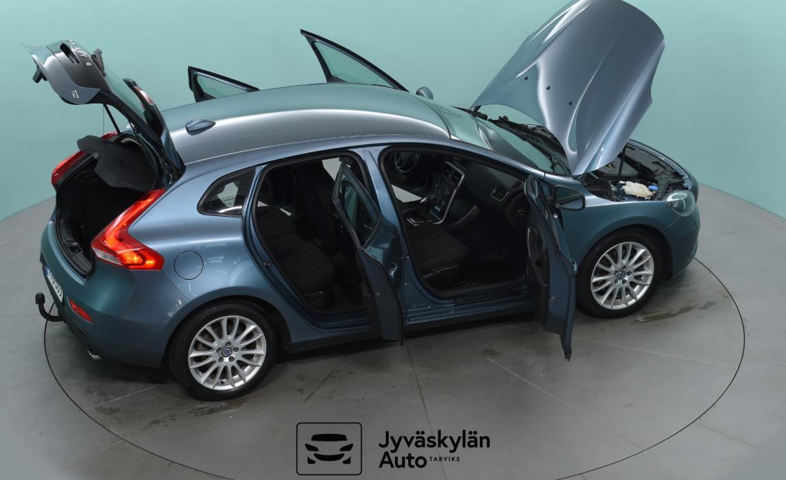 VOLVO V40 2013