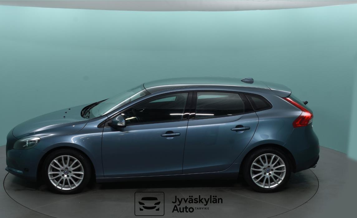 VOLVO V40 2013