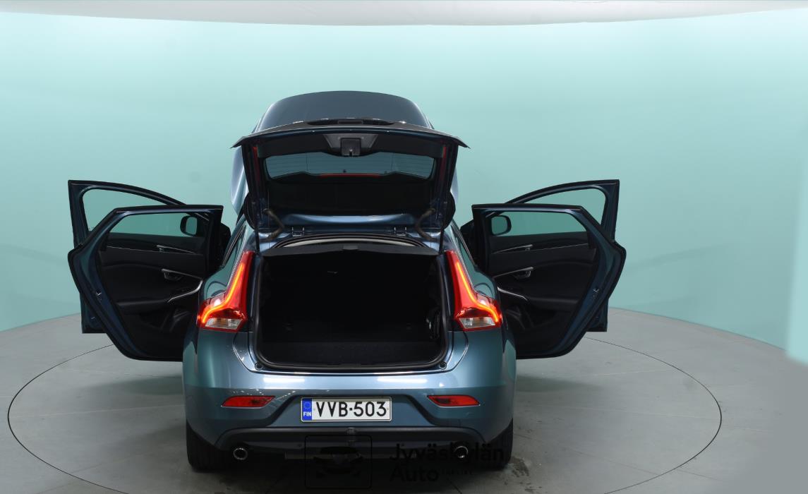 VOLVO V40 2013
