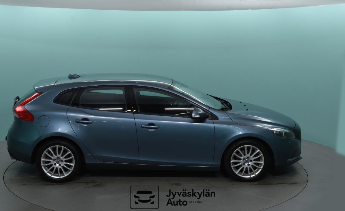 VOLVO V40 2013