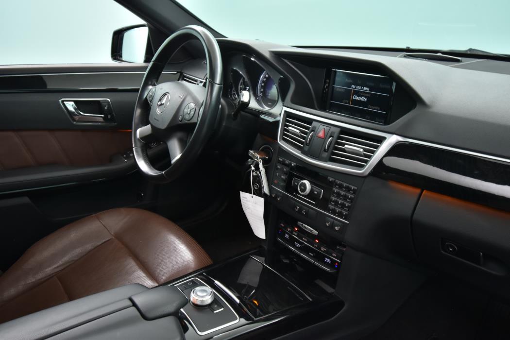 MERCEDES-BENZ E 2011