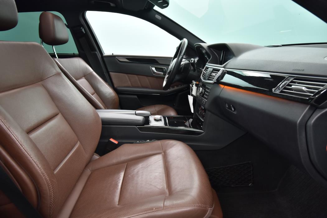 MERCEDES-BENZ E 2011