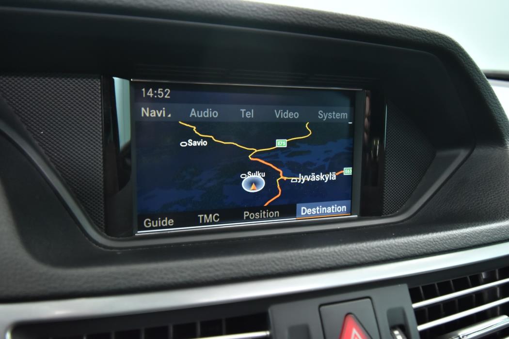 MERCEDES-BENZ E 2011