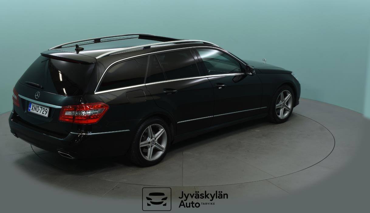 MERCEDES-BENZ E 2011