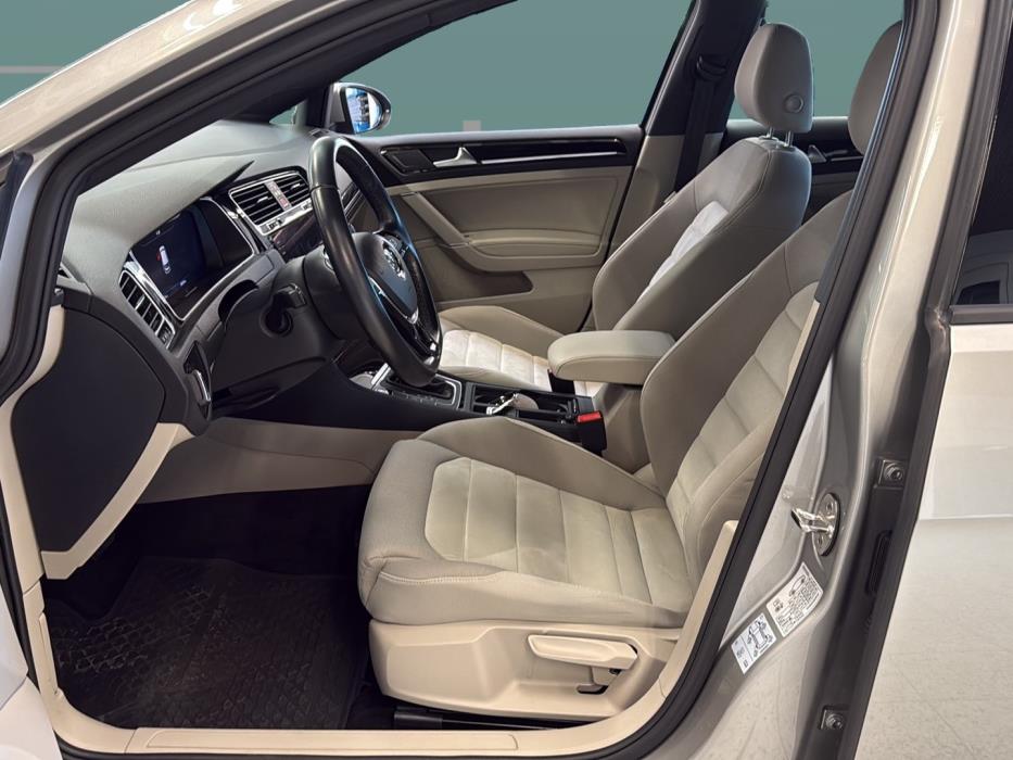 VOLKSWAGEN Golf 2018