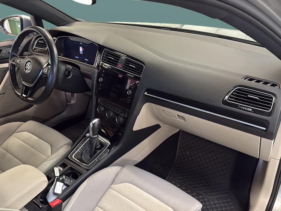 VOLKSWAGEN Golf 2018