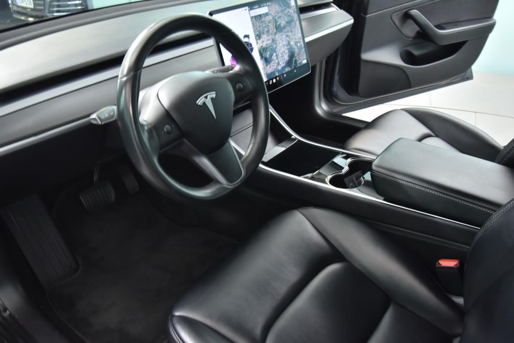 TESLA Model 3 2019