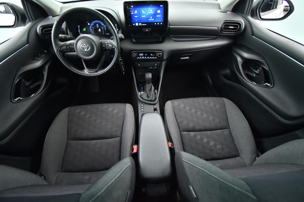 TOYOTA Yaris 2024