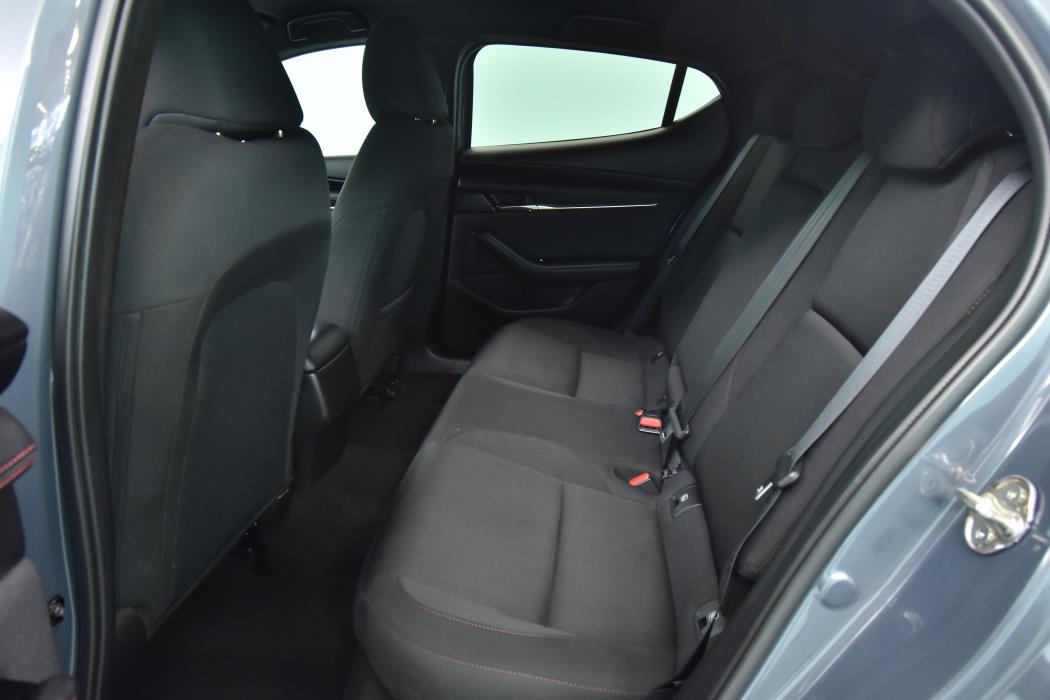 MAZDA Mazda3 2023