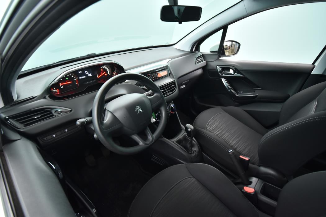 PEUGEOT 208 2014