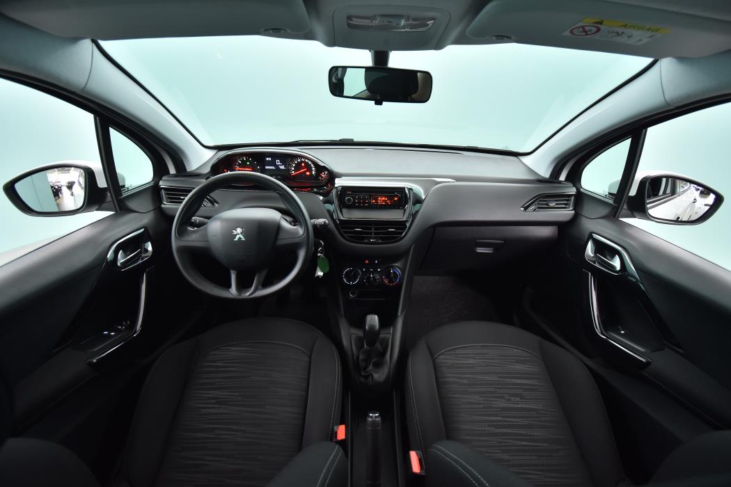PEUGEOT 208 2014