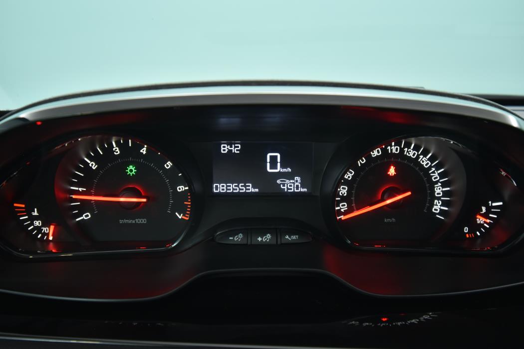 PEUGEOT 208 2014