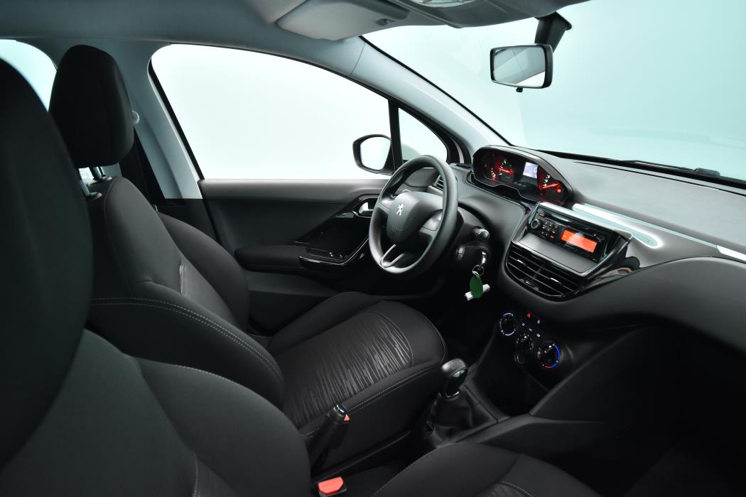 PEUGEOT 208 2014