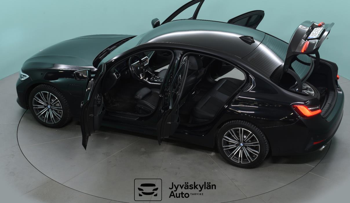 BMW 330 2019