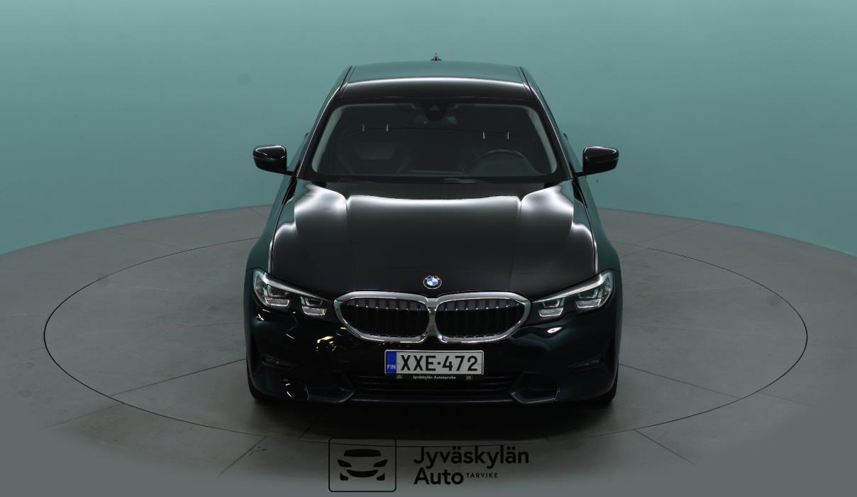 BMW 330 2019