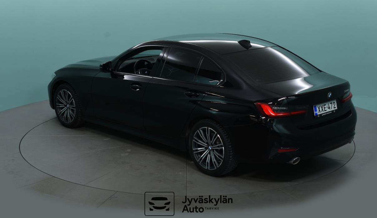 BMW 330 2019