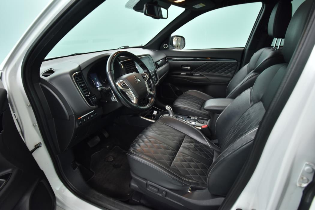 MITSUBISHI Outlander PHEV 2019