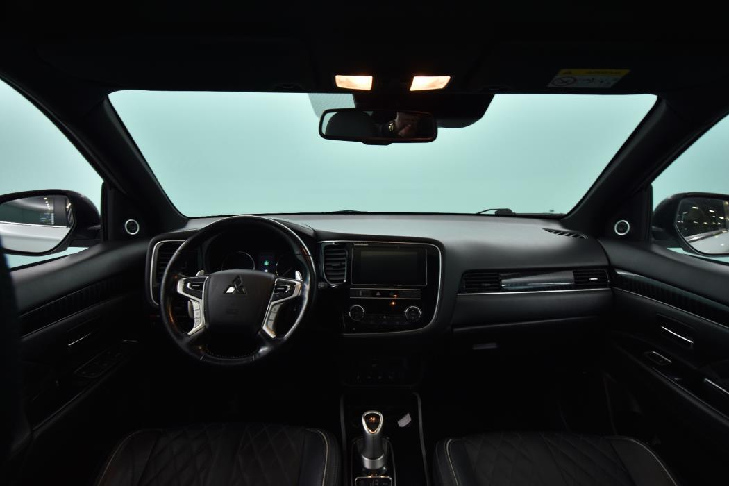 MITSUBISHI Outlander PHEV 2019