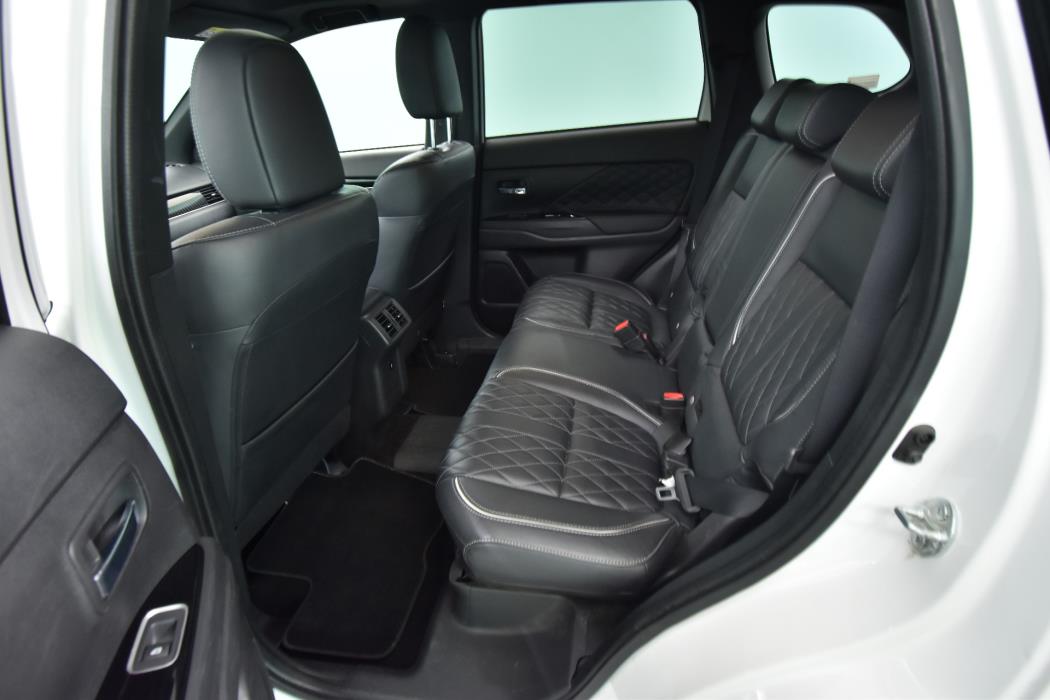 MITSUBISHI Outlander PHEV 2019