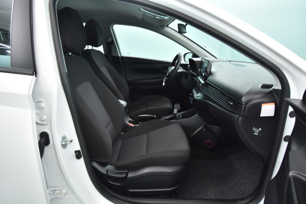 HYUNDAI i20 Hatchback 2023
