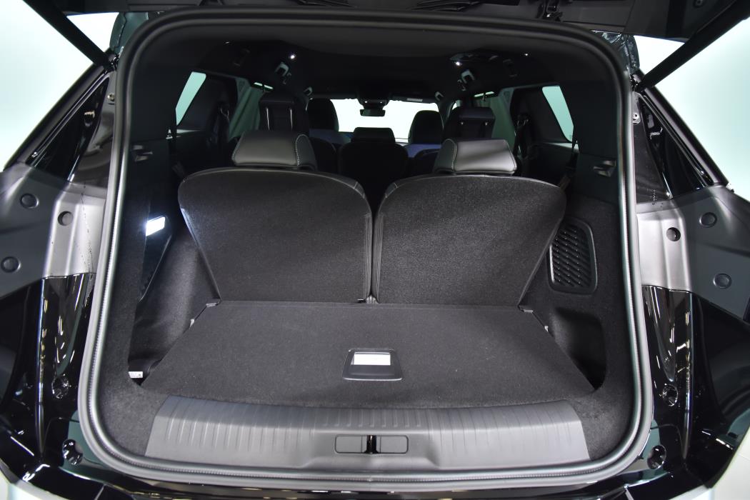 Peugeot E-5008 2026