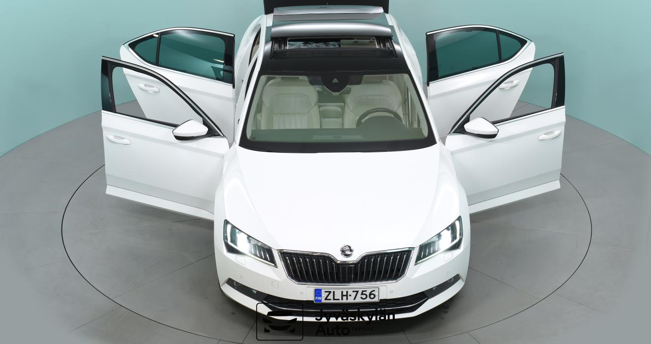 SKODA Superb 2016