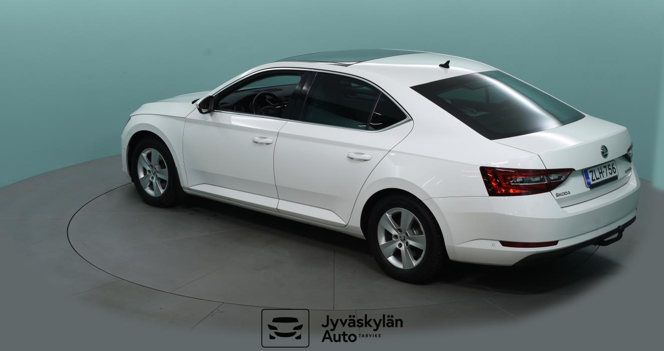 SKODA Superb 2016