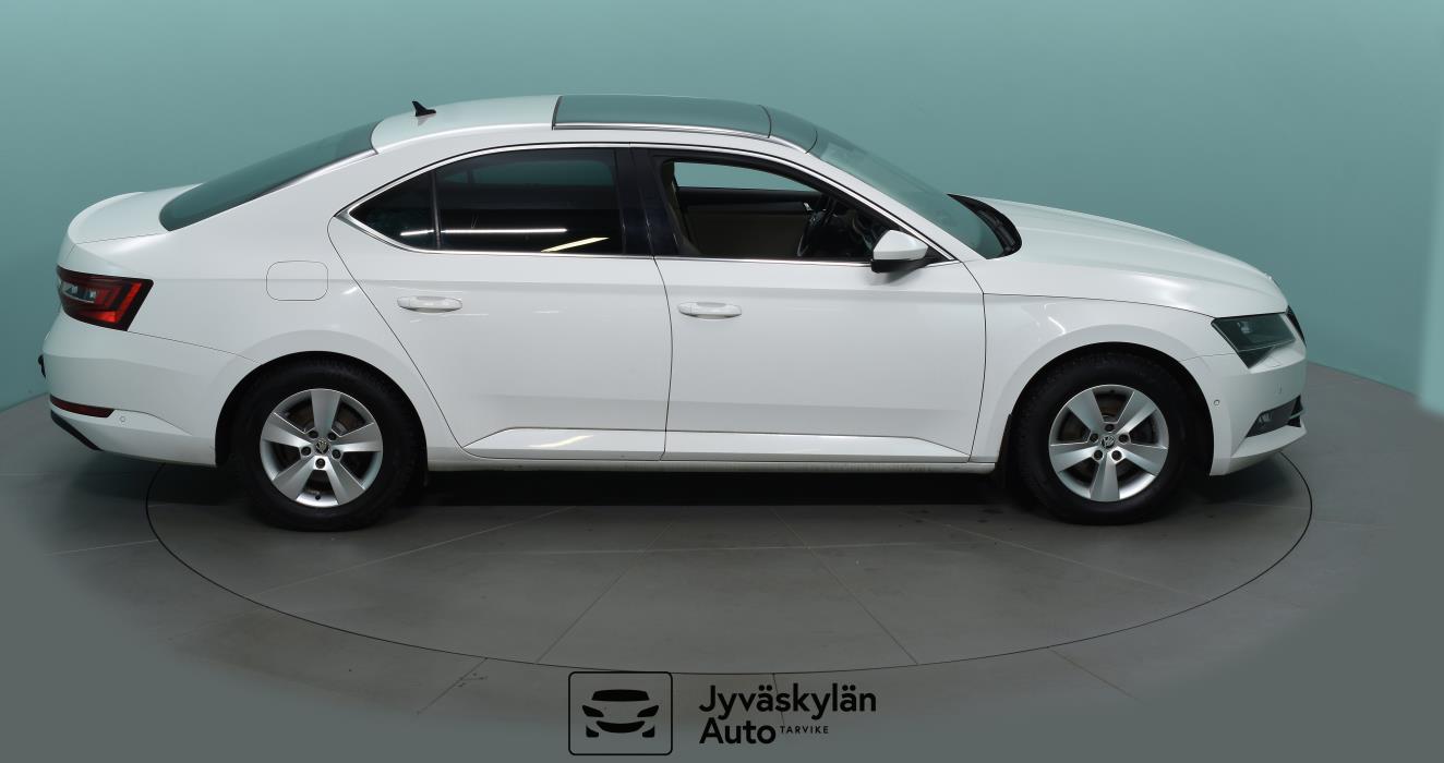 SKODA Superb 2016