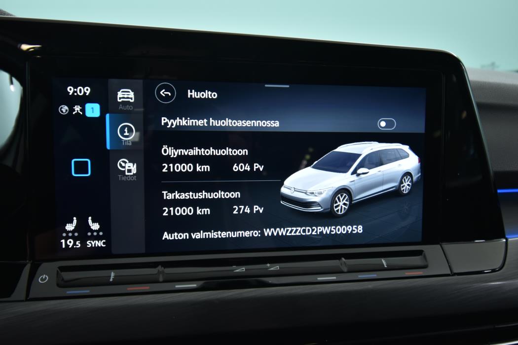 VOLKSWAGEN Golf 2023