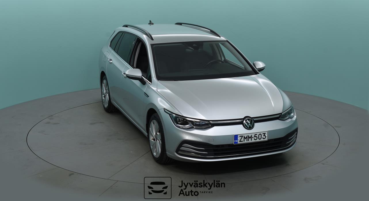 VOLKSWAGEN Golf 2023