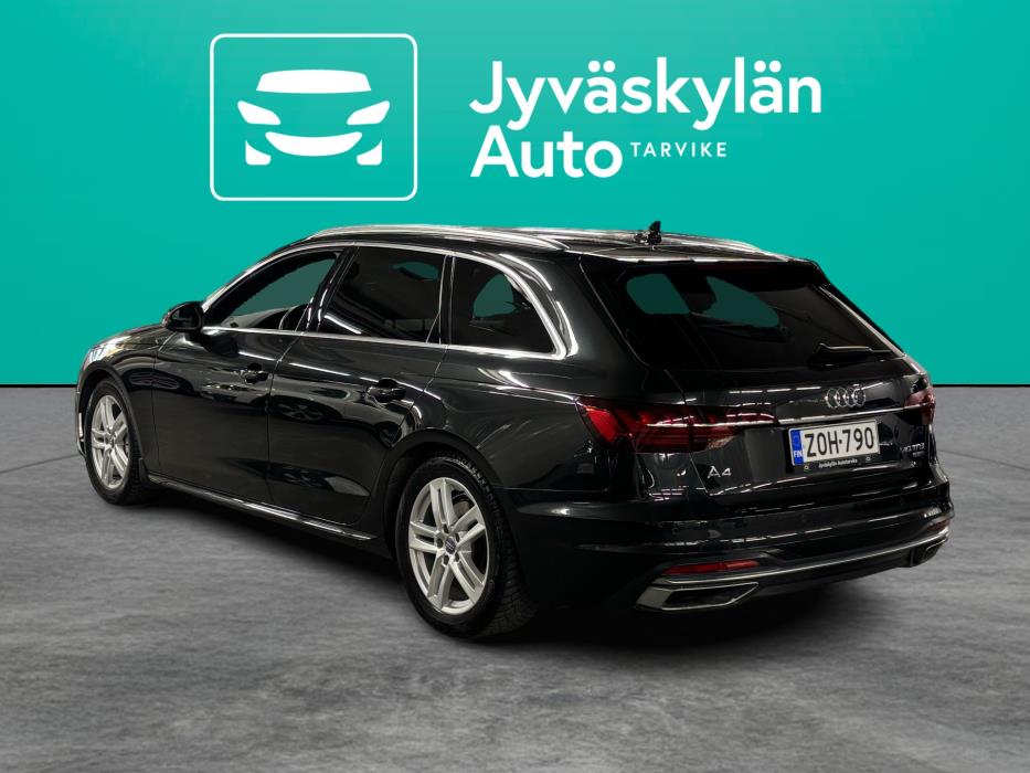 AUDI A4 2022