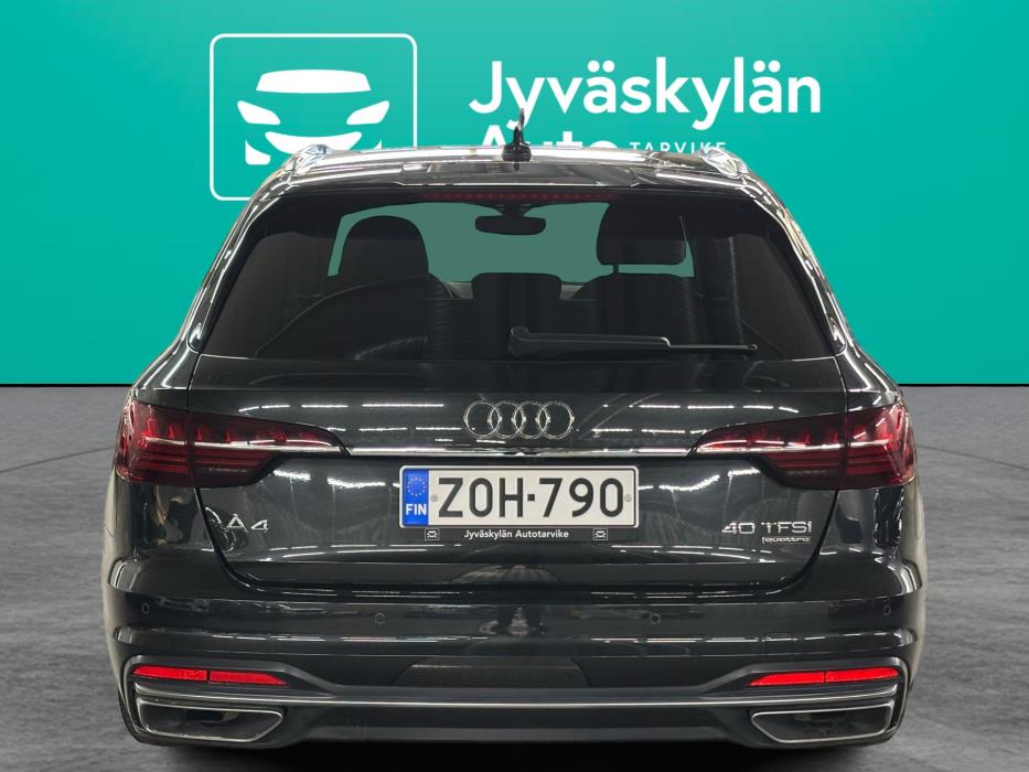AUDI A4 2022