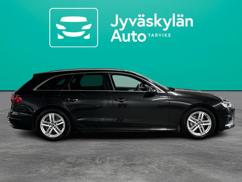 AUDI A4 2022