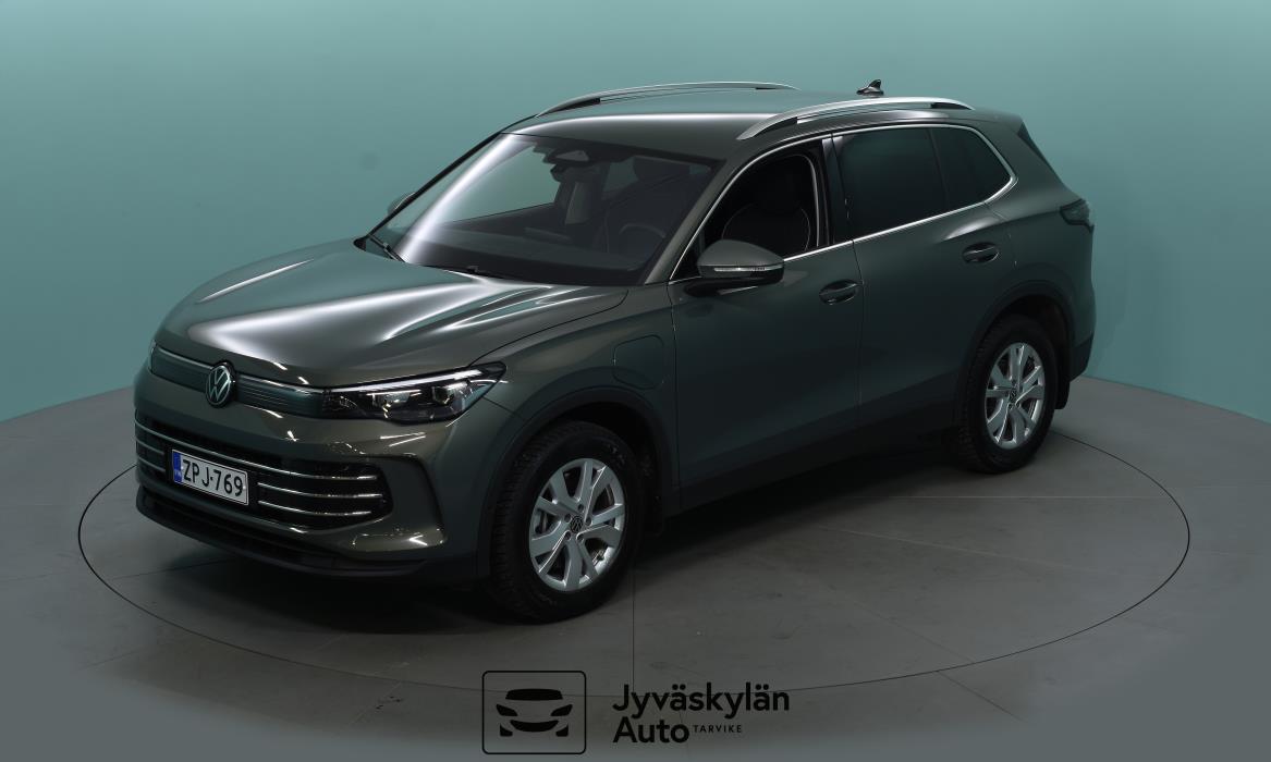 VOLKSWAGEN Tiguan 2024