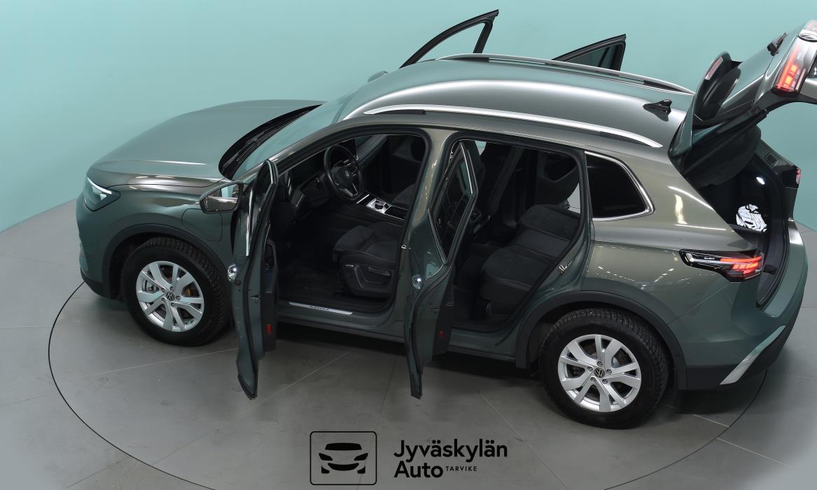 VOLKSWAGEN Tiguan 2024