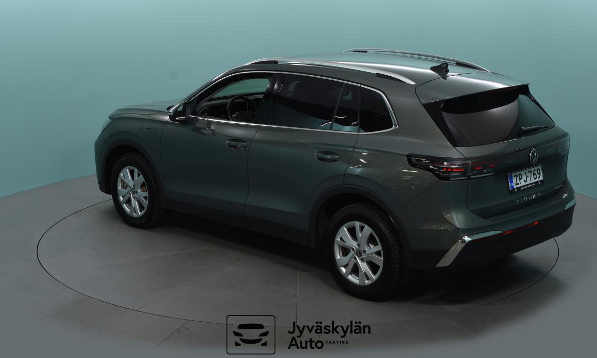 VOLKSWAGEN Tiguan 2024