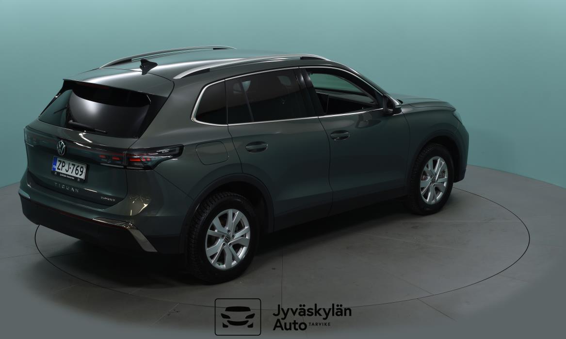 VOLKSWAGEN Tiguan 2024