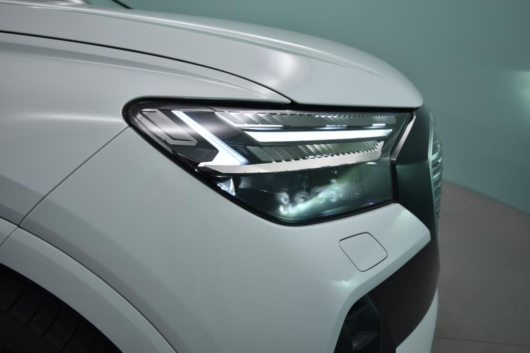 AUDI Q4 e-tron 2025