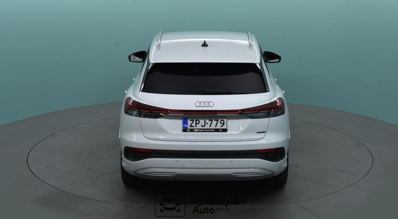 AUDI Q4 e-tron 2025