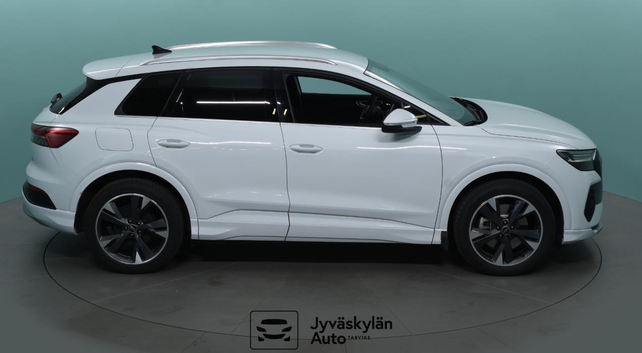 AUDI Q4 e-tron 2025