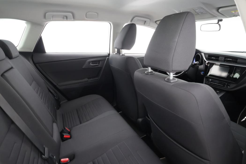TOYOTA AURIS 2016