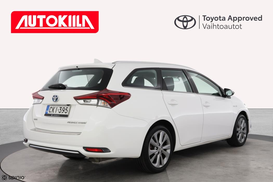 TOYOTA AURIS 2016