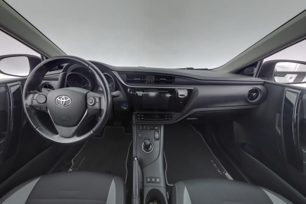 TOYOTA AURIS 2016