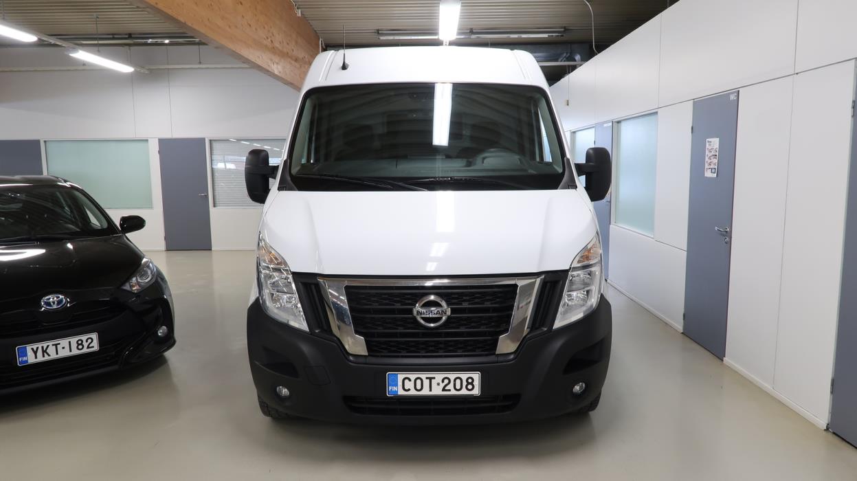 Nissan NV400 2021